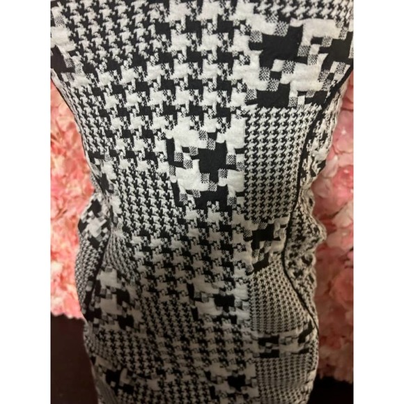 H & M Small Abstract Black and White Bodycon Dress - Picture 2 of 4